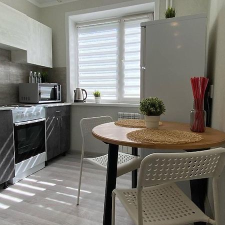 Seafront apartment パヴロダル エクステリア 写真