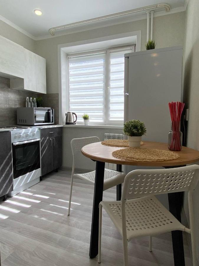 Seafront apartment パヴロダル エクステリア 写真